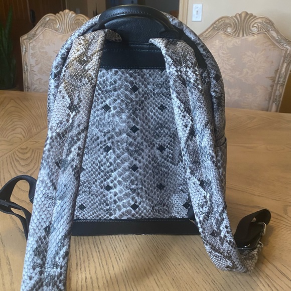 ❤️ Authentic MCM Python Leather Book bag - Picture 5 of 10